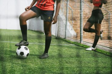 Quando surgiu o futebol feminino no Brasil?