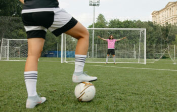 Qual é o jogador de futebol mais alto do mundo?