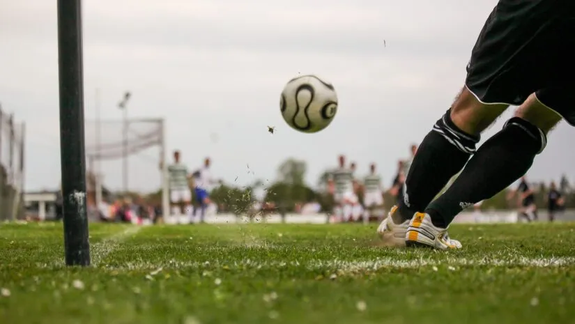 Qual o jogador com mais assistências na história do futebol?